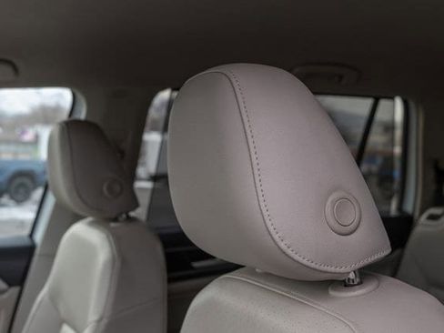 Used 2018 Volkswagen Atlas SE image 11