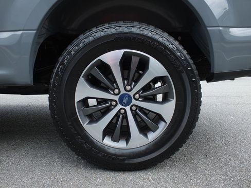 Used 2019 Ford F150 XL w/ Equipment Group 101A Mid AWD/4WD image 10