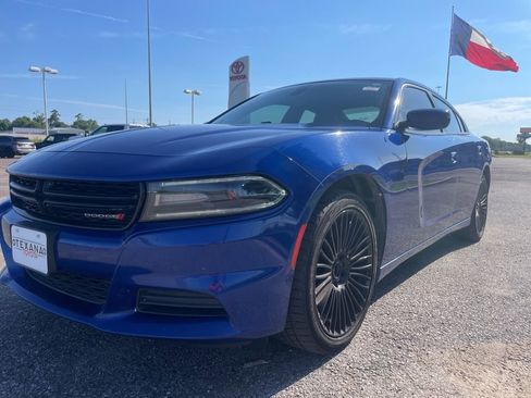 Used 2020 Dodge Charger SXT w/ Plus Group RWD image 10