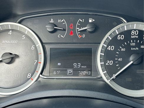 Used 2015 Nissan Sentra SR w/ Navigation Package image 12