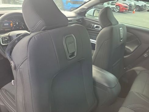 Used 2025 Ford Mustang Coupe image 11