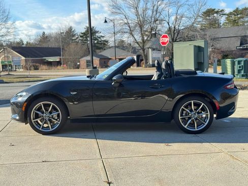 Used 2023 MAZDA MX-5 Miata Grand Touring image 18