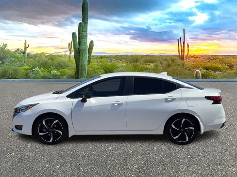 Used 2023 Nissan Versa SR w/ Trunk Package image 3