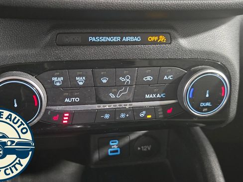 Used 2022 Ford Escape SE w/ Convenience Package image 17