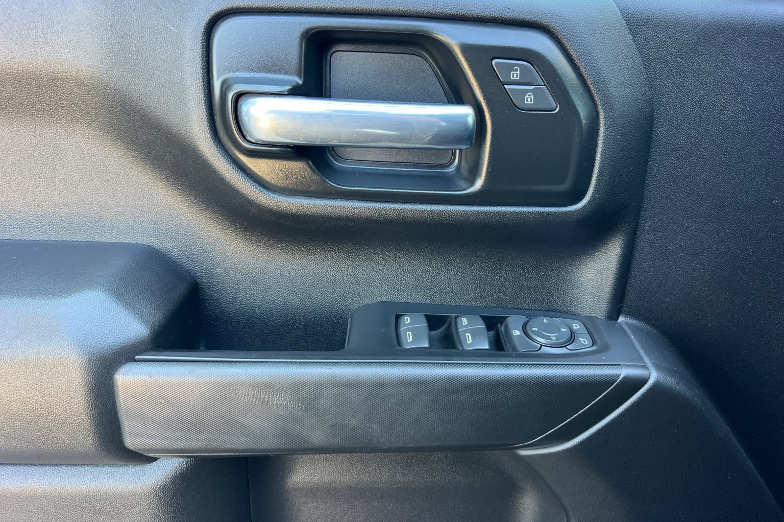 Used 2022 Chevrolet Silverado 1500 Custom RWD image 12