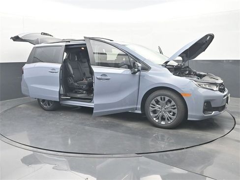 Used 2025 Honda Odyssey Touring image 33