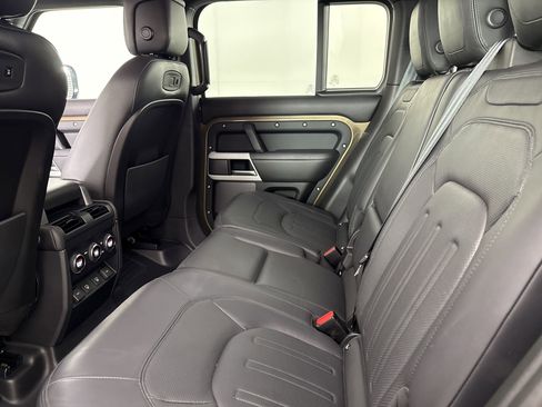 Certified 2022 Land Rover Defender 110 XS Edition AWD/4WD image 25