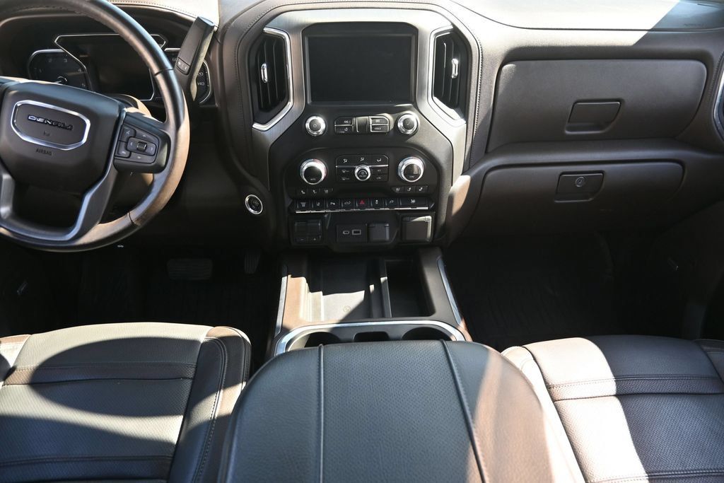Used 2023 GMC Sierra 3500 Denali w/ Technology Package AWD/4WD image 16