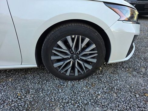 Used 2025 Nissan Altima 2.5 SV image 11