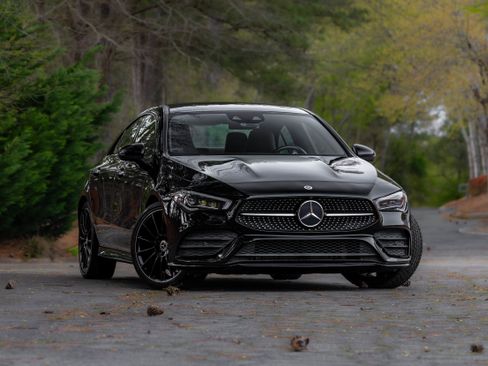 Used 2022 Mercedes-Benz CLA 250 image 1