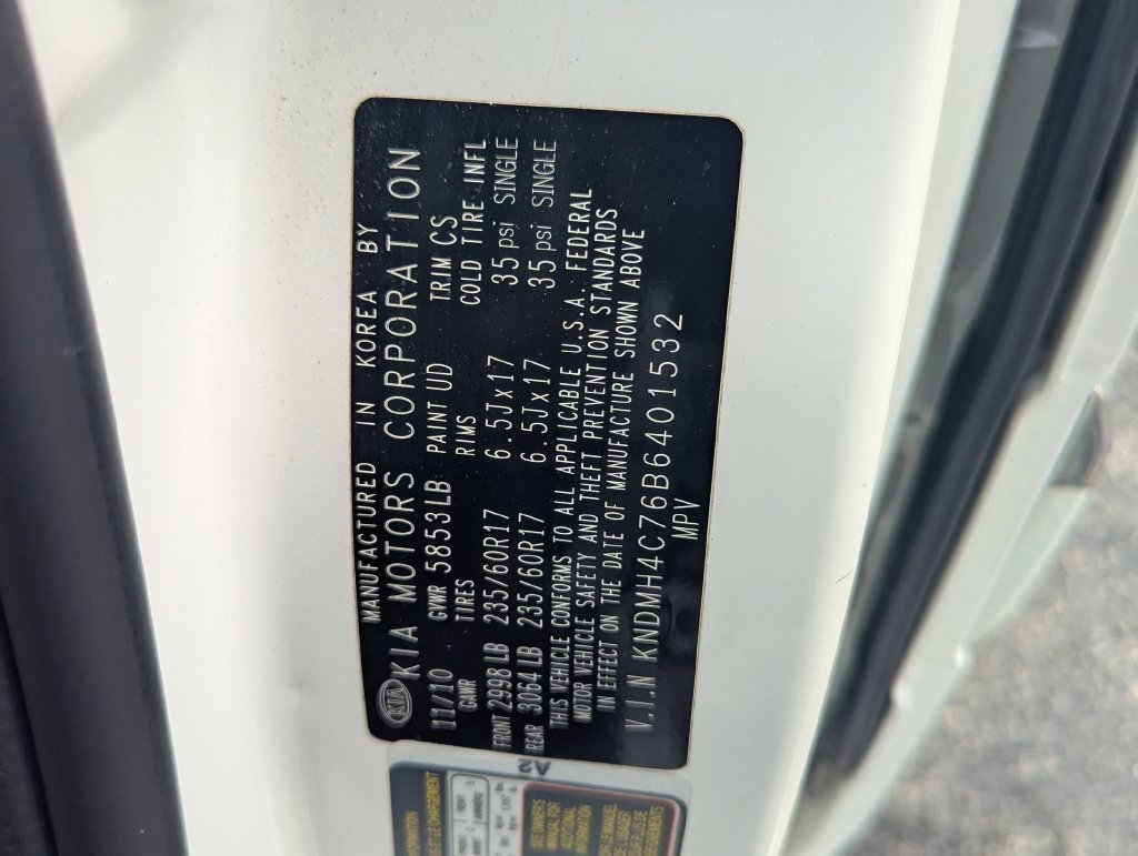 Used 2011 Kia Sedona EX w/ Luxury Pkg FWD image 30