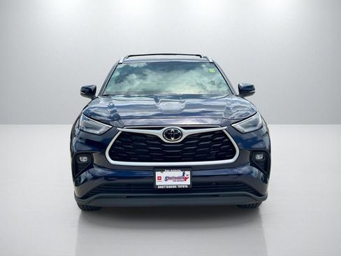 Used 2026 Toyota Highlander XLE AWD/4WD image 2