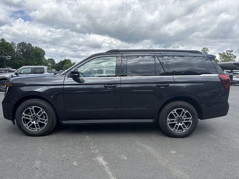 New 2025 Ford Expedition Active RWD image 5