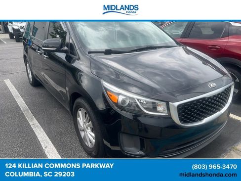 Used 2017 Kia Sedona L FWD image 1