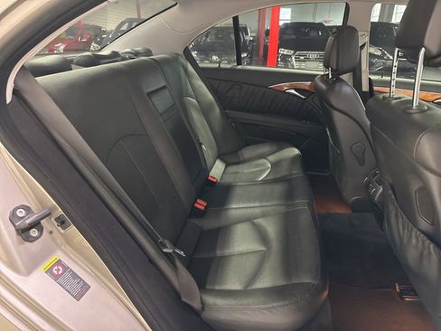Used 2007 Mercedes-Benz E 550 Sedan image 38