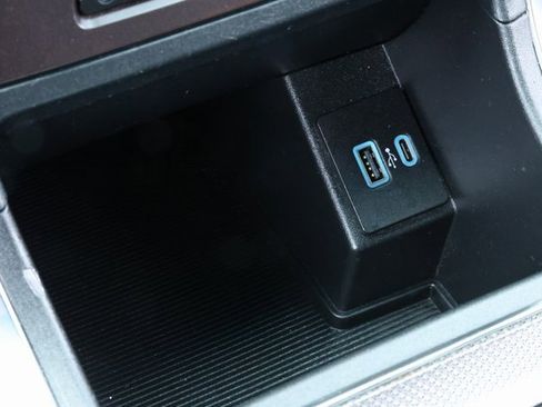 Used 2021 Ford Edge ST image 29