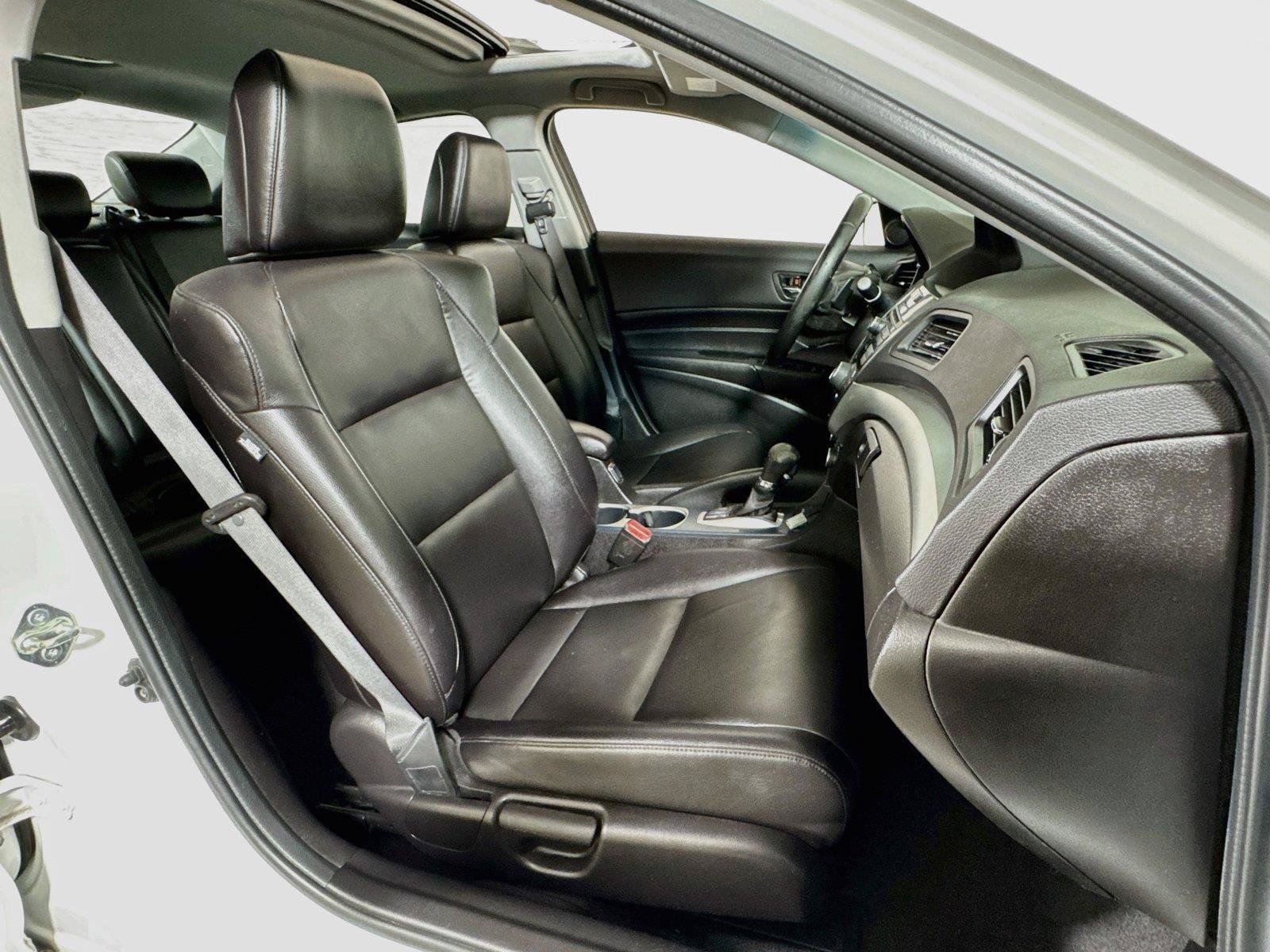 Used 2017 Acura ILX FWD image 27