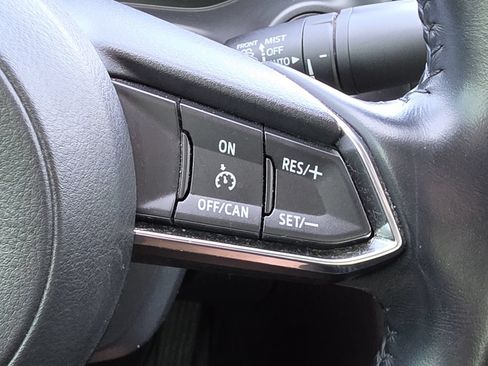 Used 2018 MAZDA MAZDA3 Touring FWD image 18