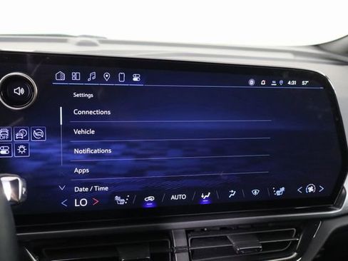 Used 2024 Chevrolet Equinox EV RS image 30