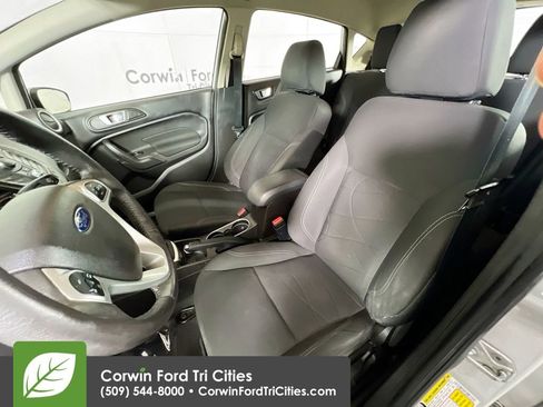 Used 2015 Ford Fiesta SE image 22