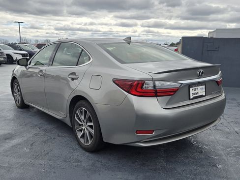 Used 2016 Lexus ES 300h image 4