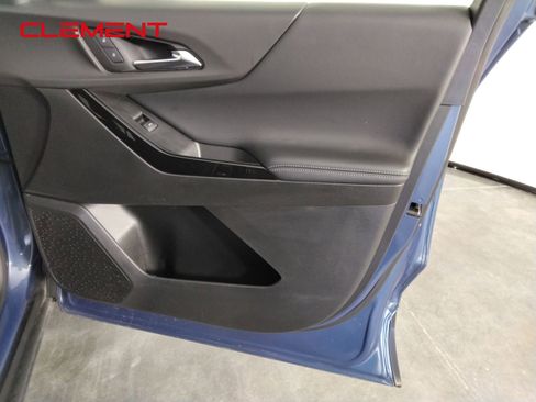 Used 2025 Chevrolet Equinox LT FWD image 27
