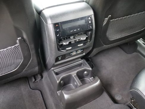 Used 2024 Jeep Grand Cherokee L Limited AWD/4WD image 38