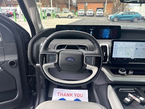 Used 2025 Ford Expedition Max Platinum w/ Driver's Package image 34