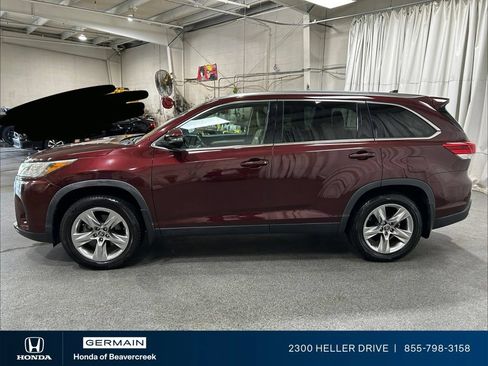 Used 2019 Toyota Highlander XLE AWD/4WD image 5
