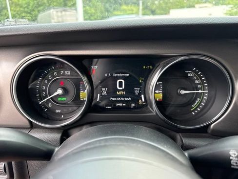 Used 2023 Jeep Wrangler Unlimited w/ Cold Weather Group AWD/4WD image 10