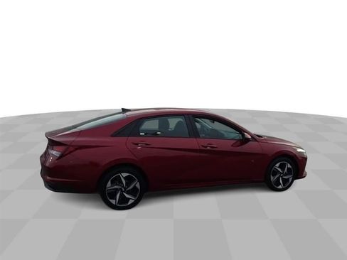 Used 2023 Hyundai Elantra SEL w/ Convenience Package image 9