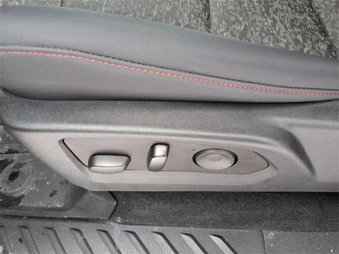 Used 2023 Chevrolet Colorado Z71 w/ Z71 Convenience Package 2 image 13