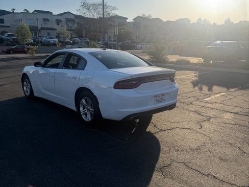 Used 2020 Dodge Charger SXT RWD image 7