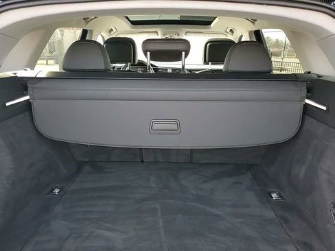 Used 2021 Audi e-tron Premium w/ Convenience Plus Package image 32