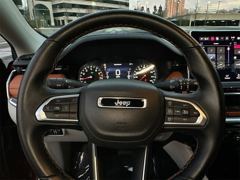 Used 2022 Jeep Compass Limited image 29