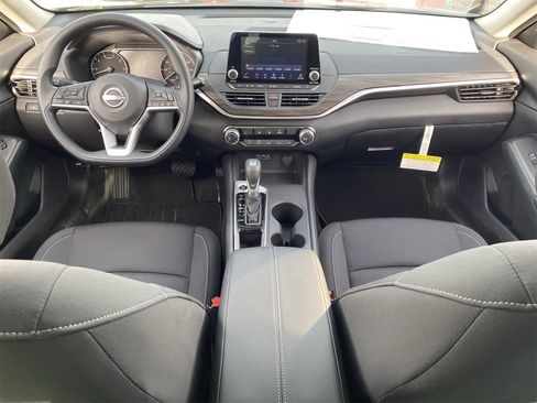 New 2025 Nissan Altima 2.5 SV image 16