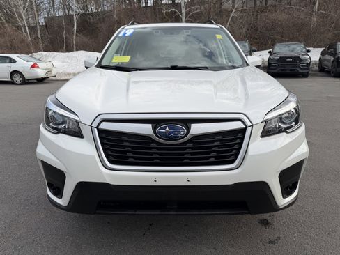Used 2019 Subaru Forester Premium image 11