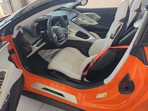 Used 2023 Chevrolet Corvette Stingray Premium Conv w/ Z51 Performance Package RWD image 11