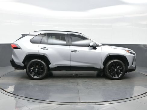 Used 2024 Toyota RAV4 SE AWD/4WD image 7