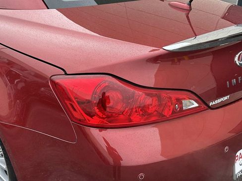 Used 2014 INFINITI Q60 Convertible w/ Premium Package image 9
