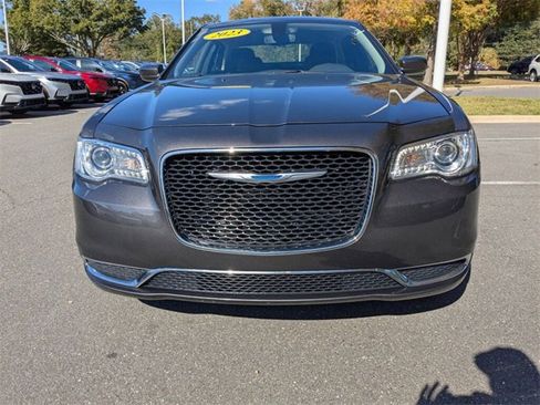Used 2023 Chrysler 300 Touring image 3