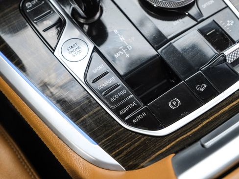 Used 2019 BMW X7 xDrive40i w/ Cold Weather Package image 39