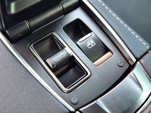 Certified 2022 Lexus LC 500 Convertible image 24