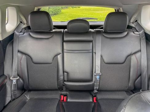 Used 2018 Jeep Compass Trailhawk w/ Cold Weather Group AWD/4WD image 17