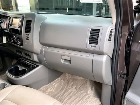 Used 2018 Nissan NV 3500 SL image 16