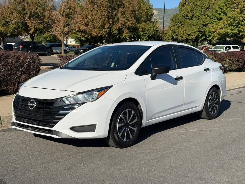 Used 2024 Nissan Versa S FWD image 1