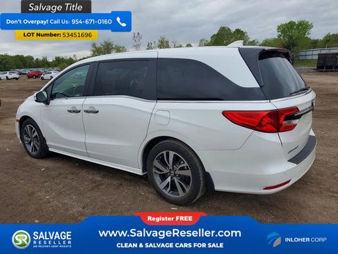 Used 2023 Honda Odyssey Touring image 3