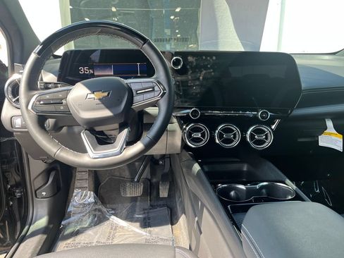 New 2025 Chevrolet Blazer EV LT w/ Super Cruise Package AWD/4WD image 12