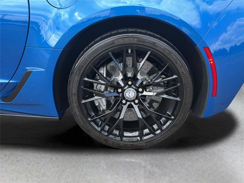 Used 2015 Chevrolet Corvette Z06 w/ 3LZ Preferred Equipment Group RWD image 44