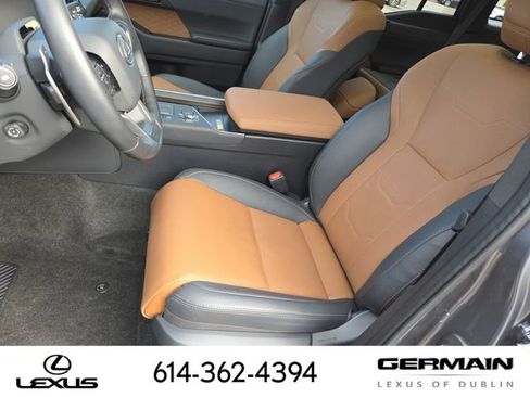 Certified 2025 Lexus GX 550 w/ Accessory Package (2T) image 39